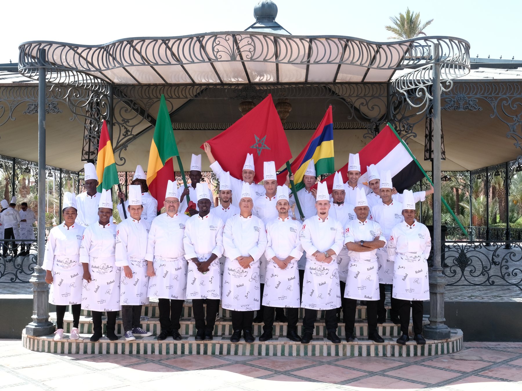 Délégations alignées sur l'estrade avec leurs drapeaux, TOC Afrique 2024, Marrakech